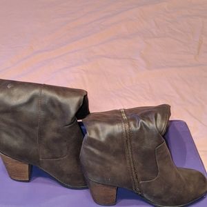 Mossimo Brown Boots